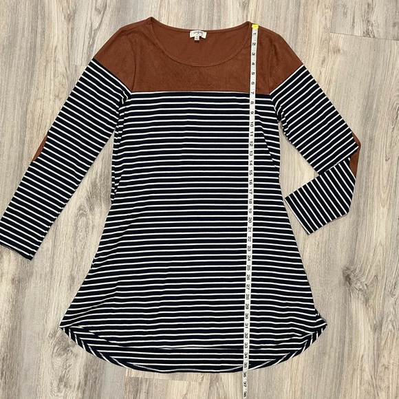 Umgee Long Sleeve Navy Stripe Dress Brown Faux Suede Elbow Patch Pockets Size S - Picture 3 of 7